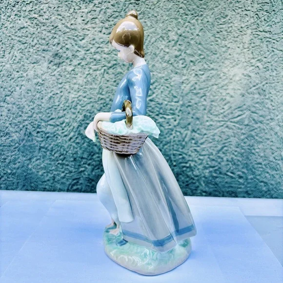 LLADRO Pacing The Ducks #1306 Retired Porcelain Figurine
